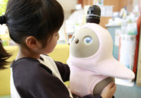 ペットロボット「LOVOT」が元気に活躍しています