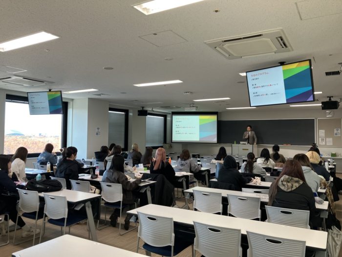 11/14札幌国際大学短期大学部にてキャリア支援を実施