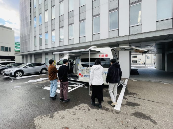 11/8北海道大学大学院 医学研究院  衛生学教室「社会医学実習」にて「災害救援車」を見学いただきました