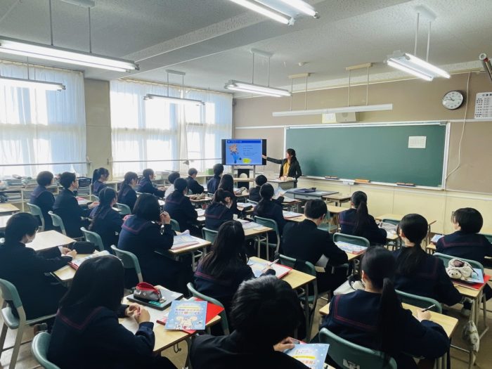 11/6白石中学校(札幌市)_職業講話に参加させていただきました